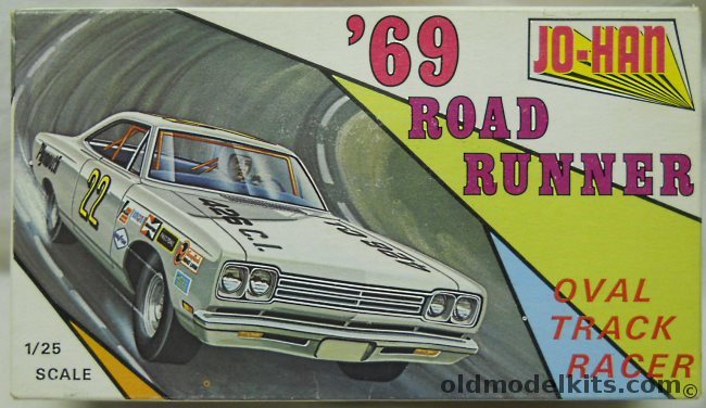 Jo-Han 1/25 1969 Plymouth Road Runner - Stock / Oval Track / Custom, GC-2200 plastic model kit